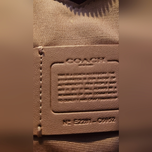 Coach Heart Crossbody purse - Picture 5 of 13